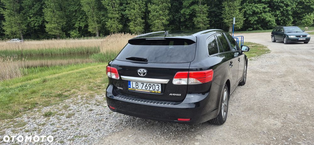 Toyota Avensis 2.0 D-4D Premium - 16