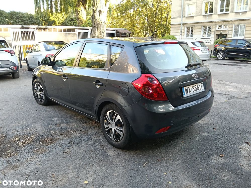 Kia Ceed 1.6 Comfort - 27