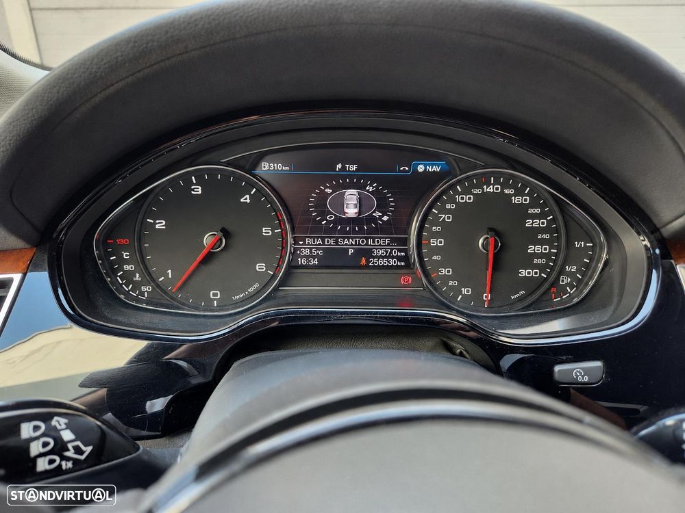 Audi A8 4.2 TDi V8 quattro - 25