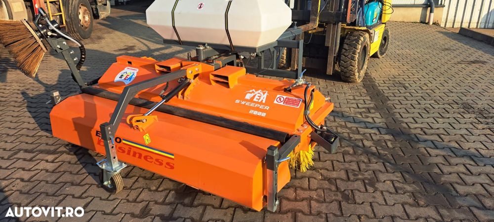 Perie asfalt cu colector si sistem stropire 240 cm - 4