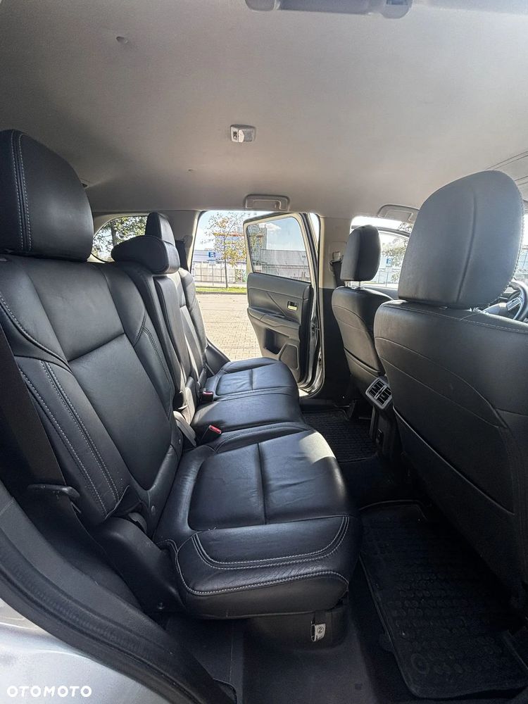Mitsubishi Outlander 2.0 Intense 2WD CVT - 13