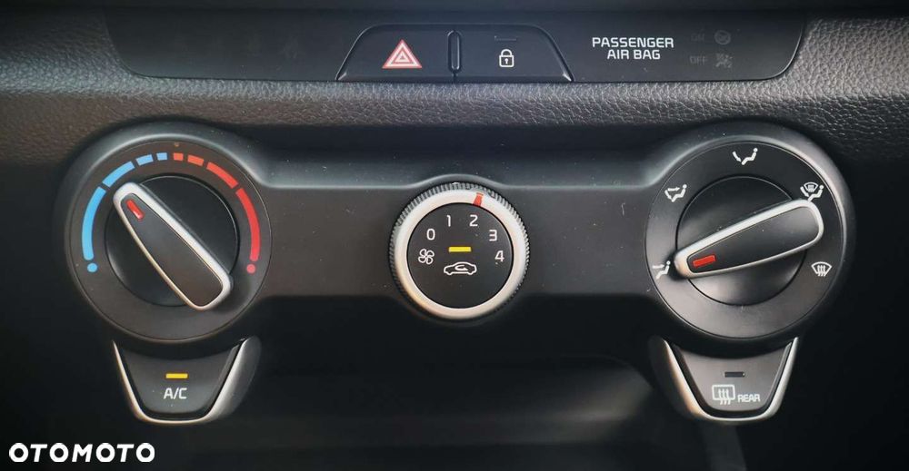 Kia Rio - 23