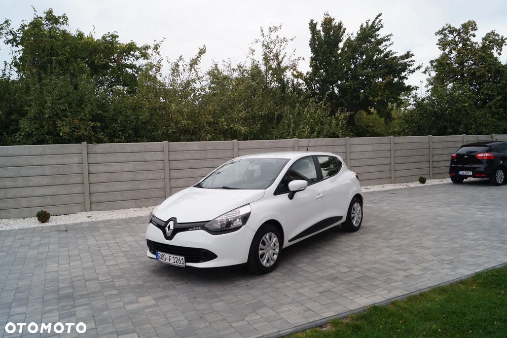 Renault Clio 1.2 16V 75 LIMITED - 26