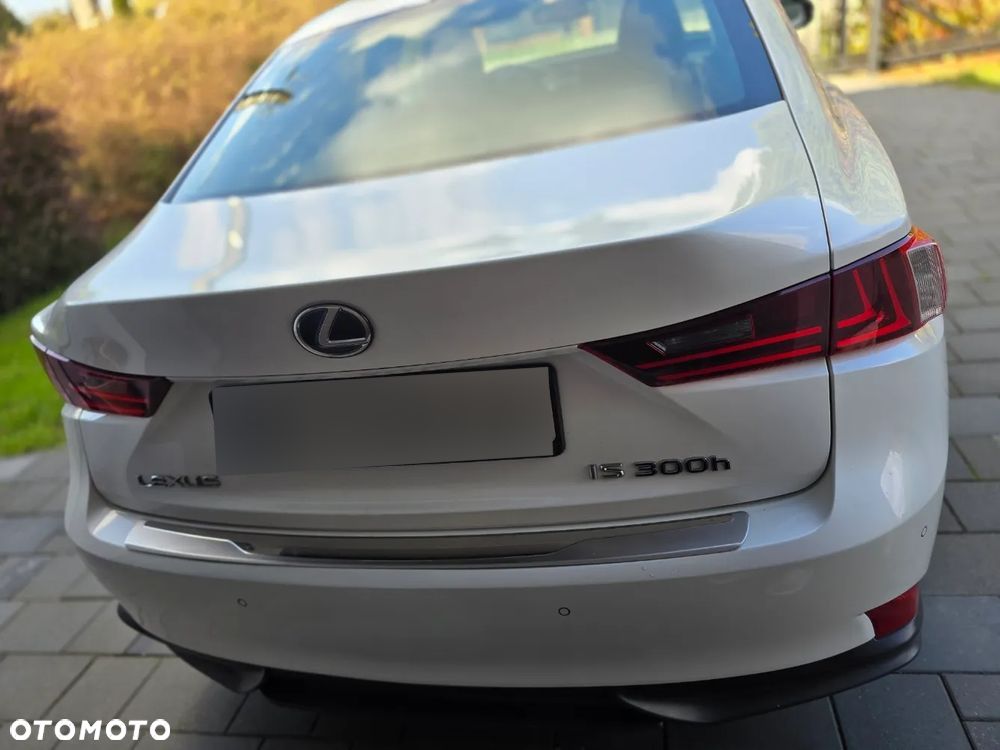 Lexus IS 300h Elegance - 14