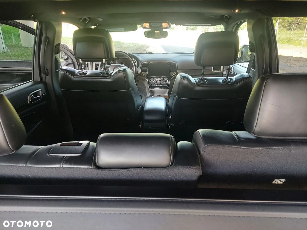 Jeep Grand Cherokee - 16