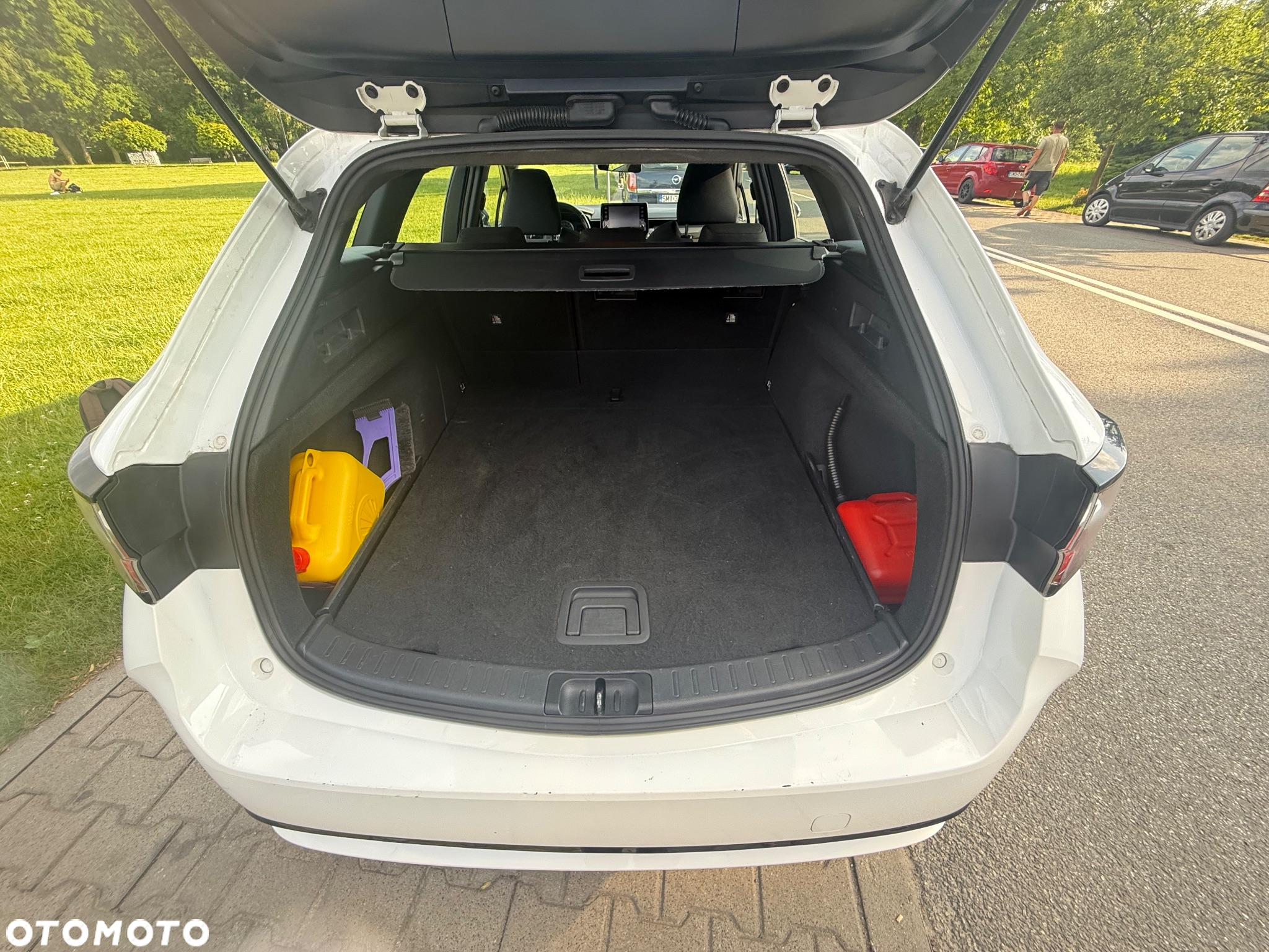 Toyota Corolla 1.8 Hybrid Active - 16