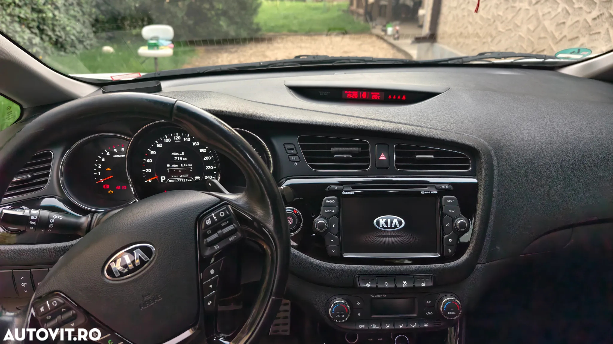 Kia Ceed 1.6 CRDi 128 Aut. SW Platinum Edition - 14
