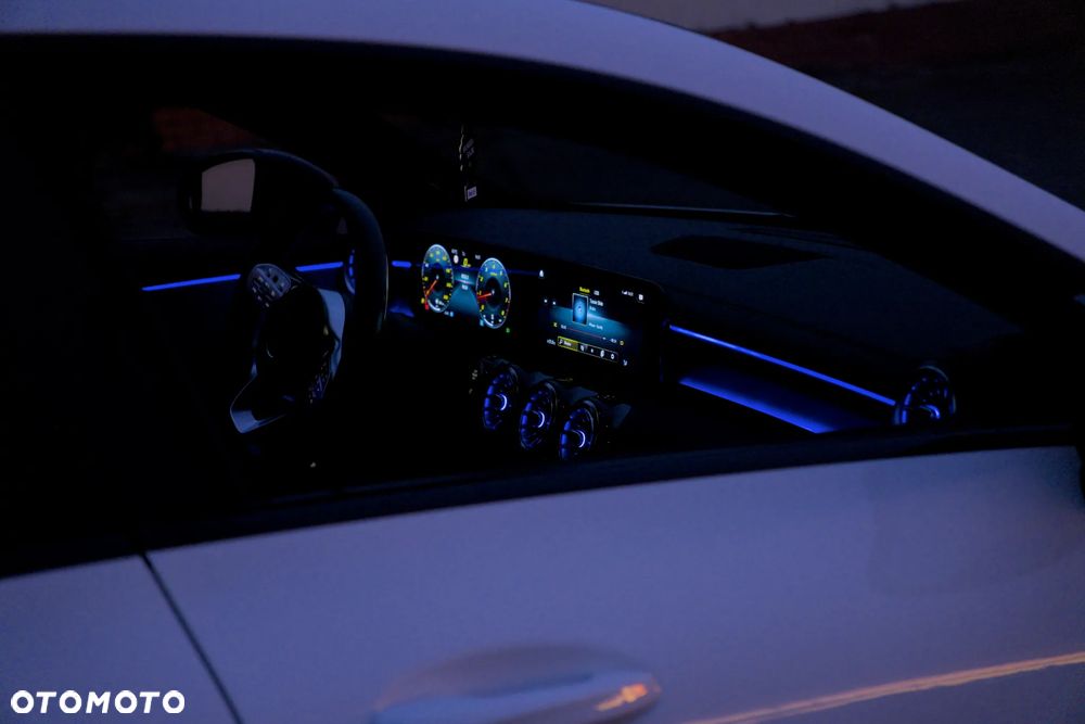 Mercedes-Benz CLA 180 AMG Line - 33