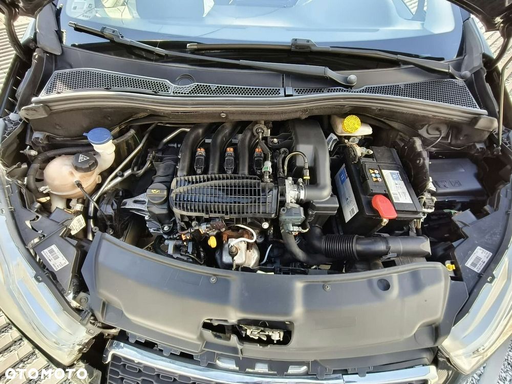 Peugeot 208 - 23