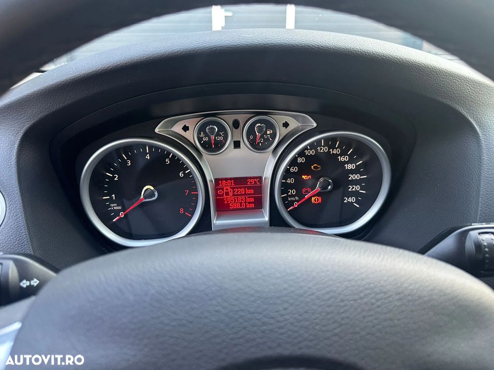 Ford Focus 1.6 Ti-VCT Style+ - 6