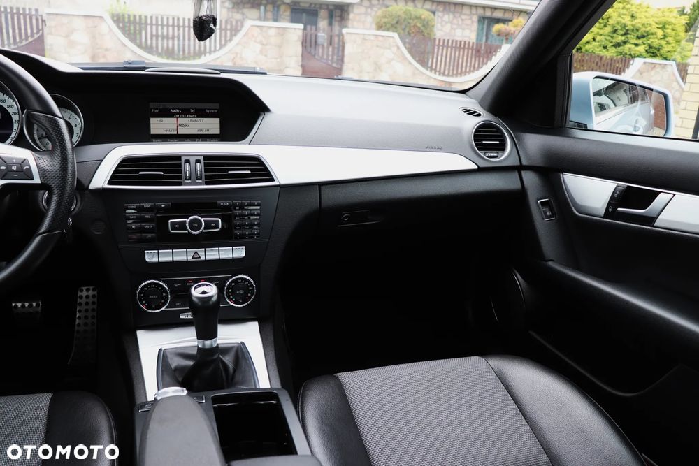 Mercedes-Benz Klasa C 200 Kompressor Avantgarde - 28