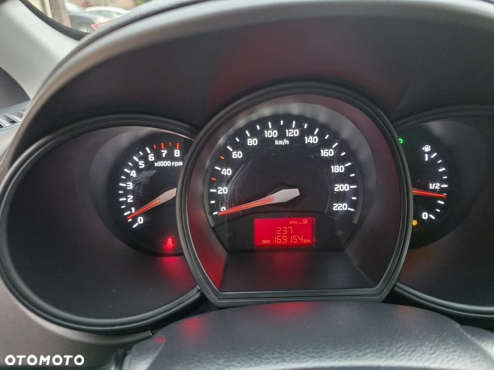 Kia Rio 1.4 Dream Team Edition - 11