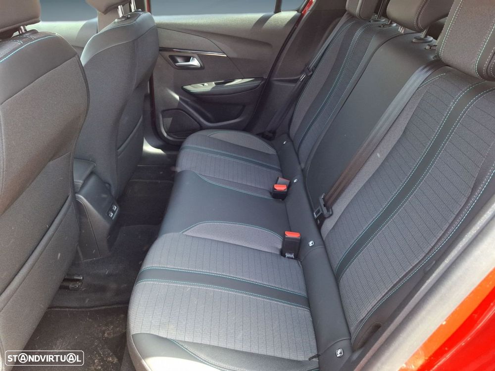 Peugeot e-208 50 kWh Allure — fotografia 14