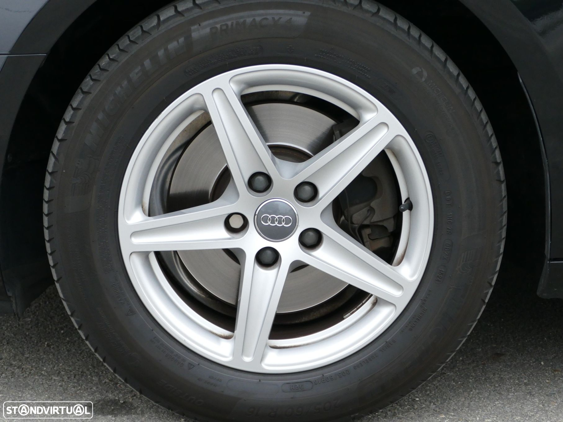 Audi A4 Avant 2.0 TDI Advance - 9