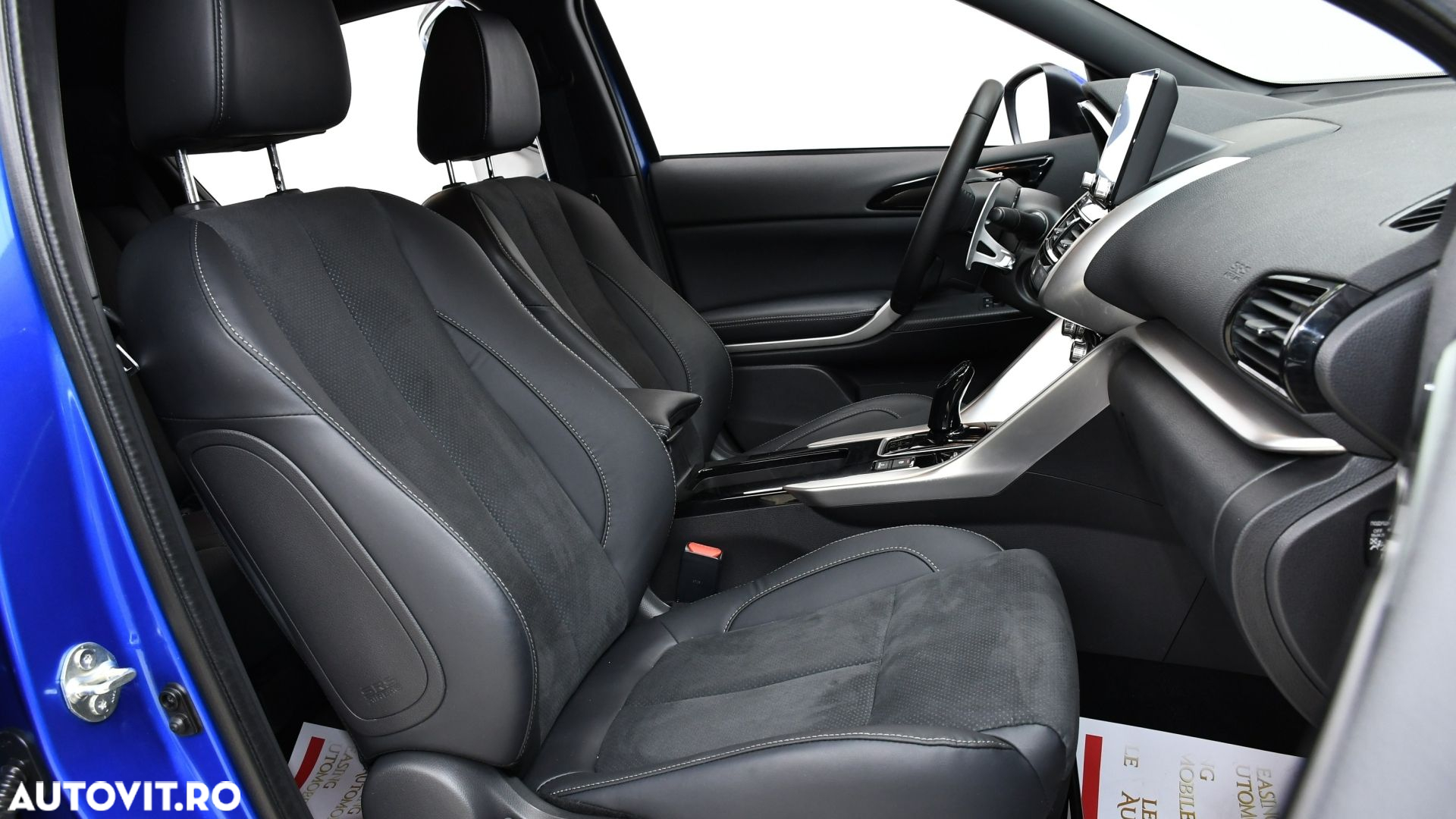 Mitsubishi Eclipse-Cross Plug-In Hybrid 4WD Intro Edition - 11