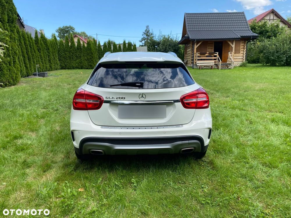 Mercedes-Benz GLA - 7