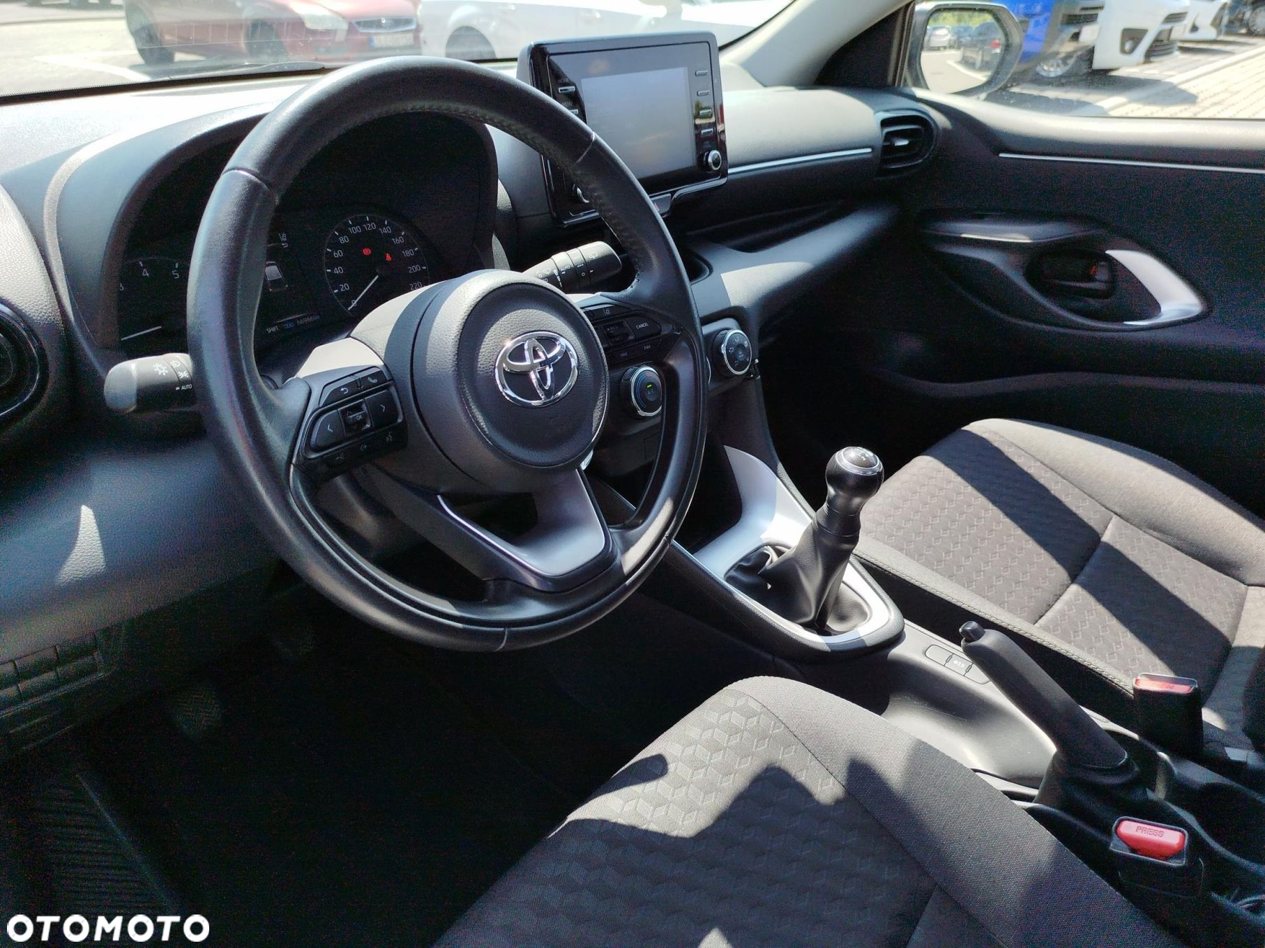 Toyota Yaris - 10