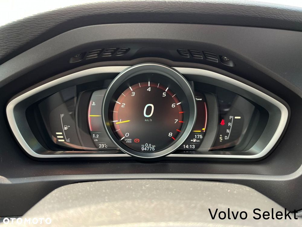 Volvo V40 - 18