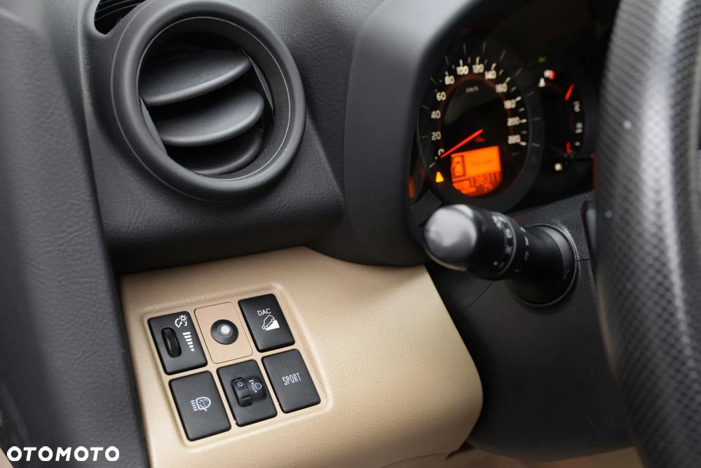 Toyota RAV4 2.0 VVT-i Premium MS - 34