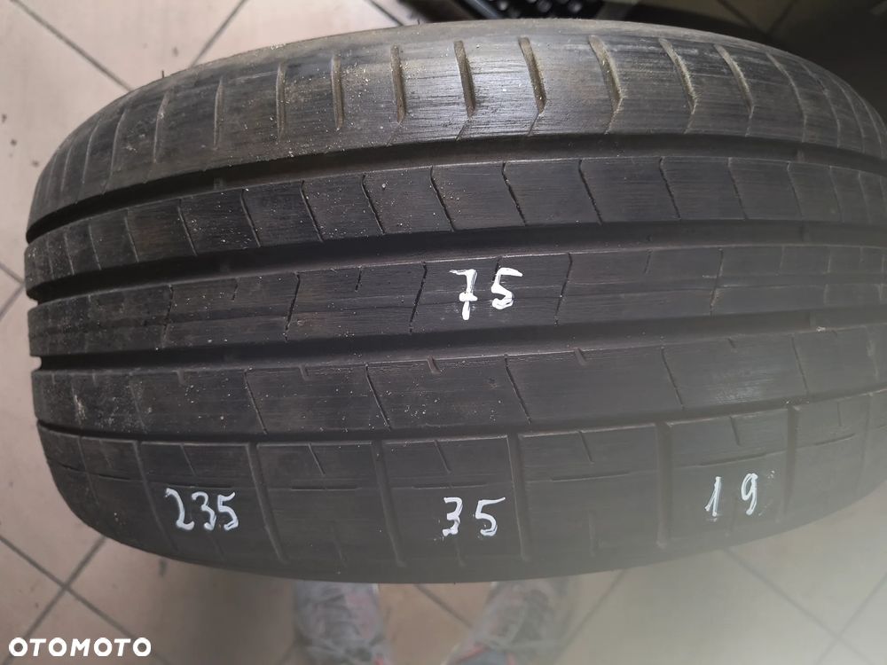 Pirelli 235/35/19 nr 75 - 1