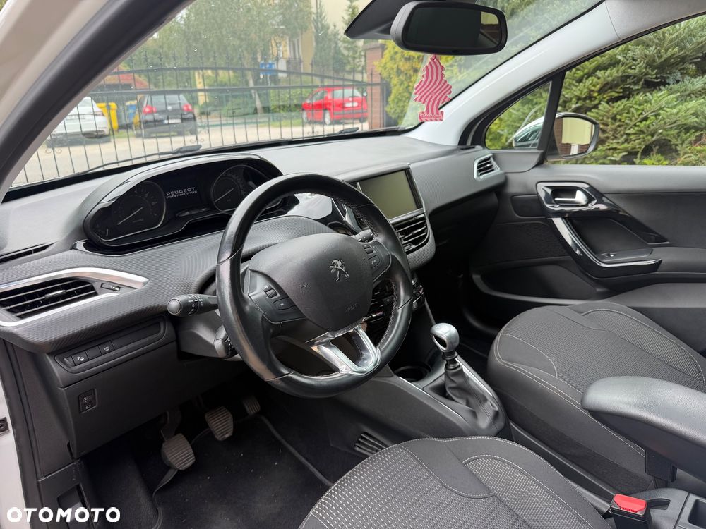 Peugeot 208 1.2 PureTech Allure S&S - 9