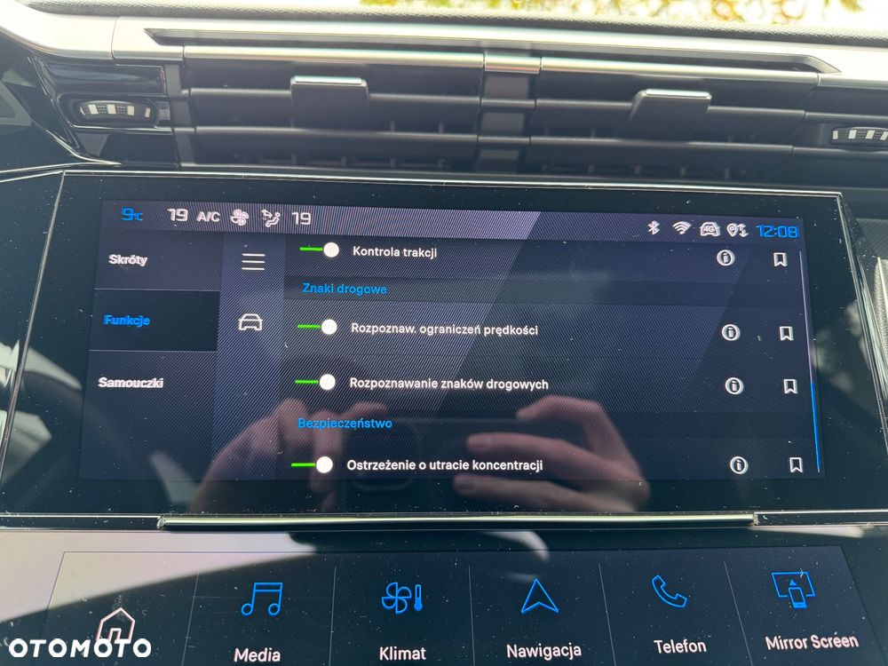 Peugeot 408 1.6 Plug-In Hybrid 225 Business e-DCS7 - 39