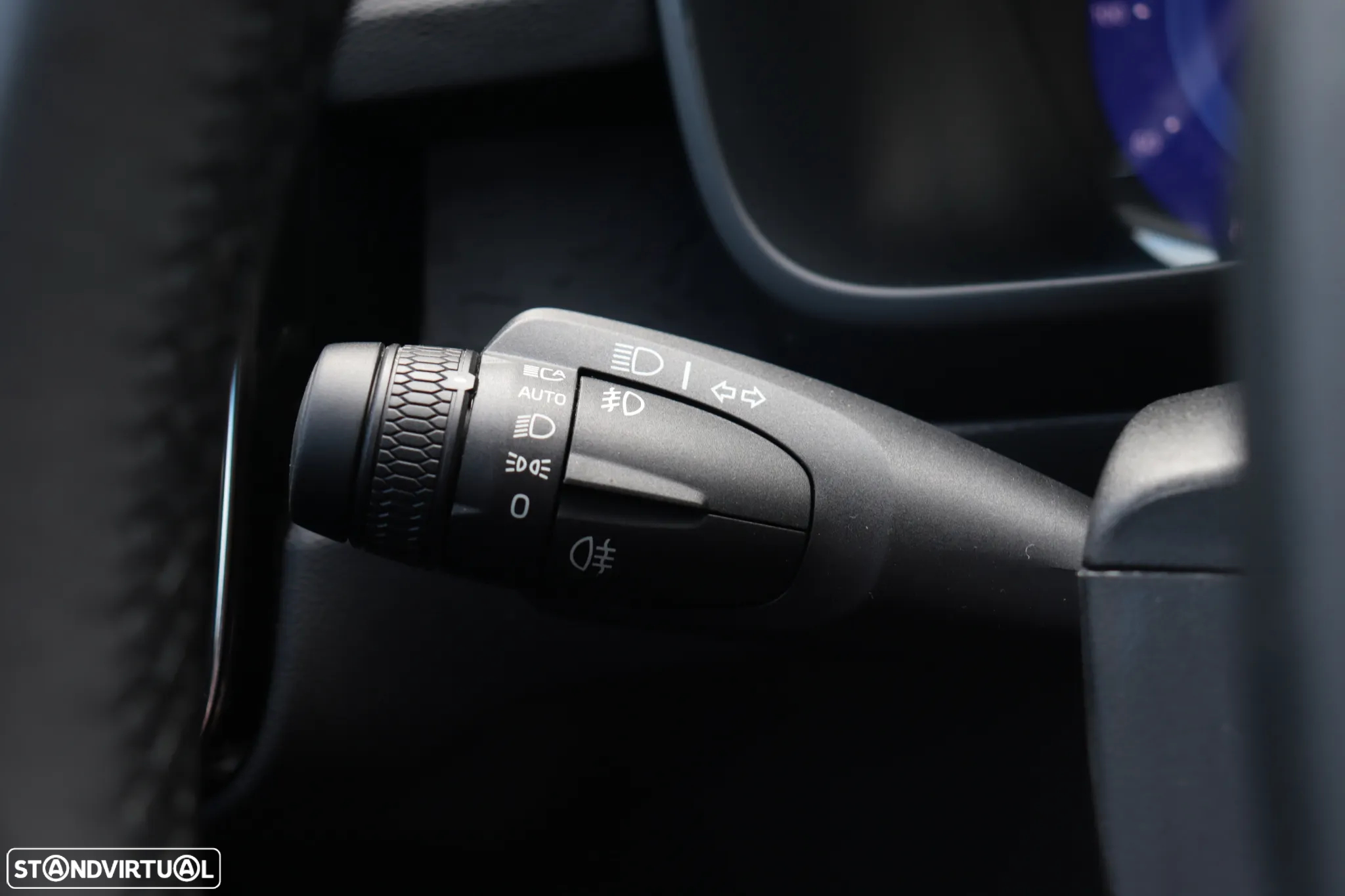 Volvo XC 40 Recharge Core - 23