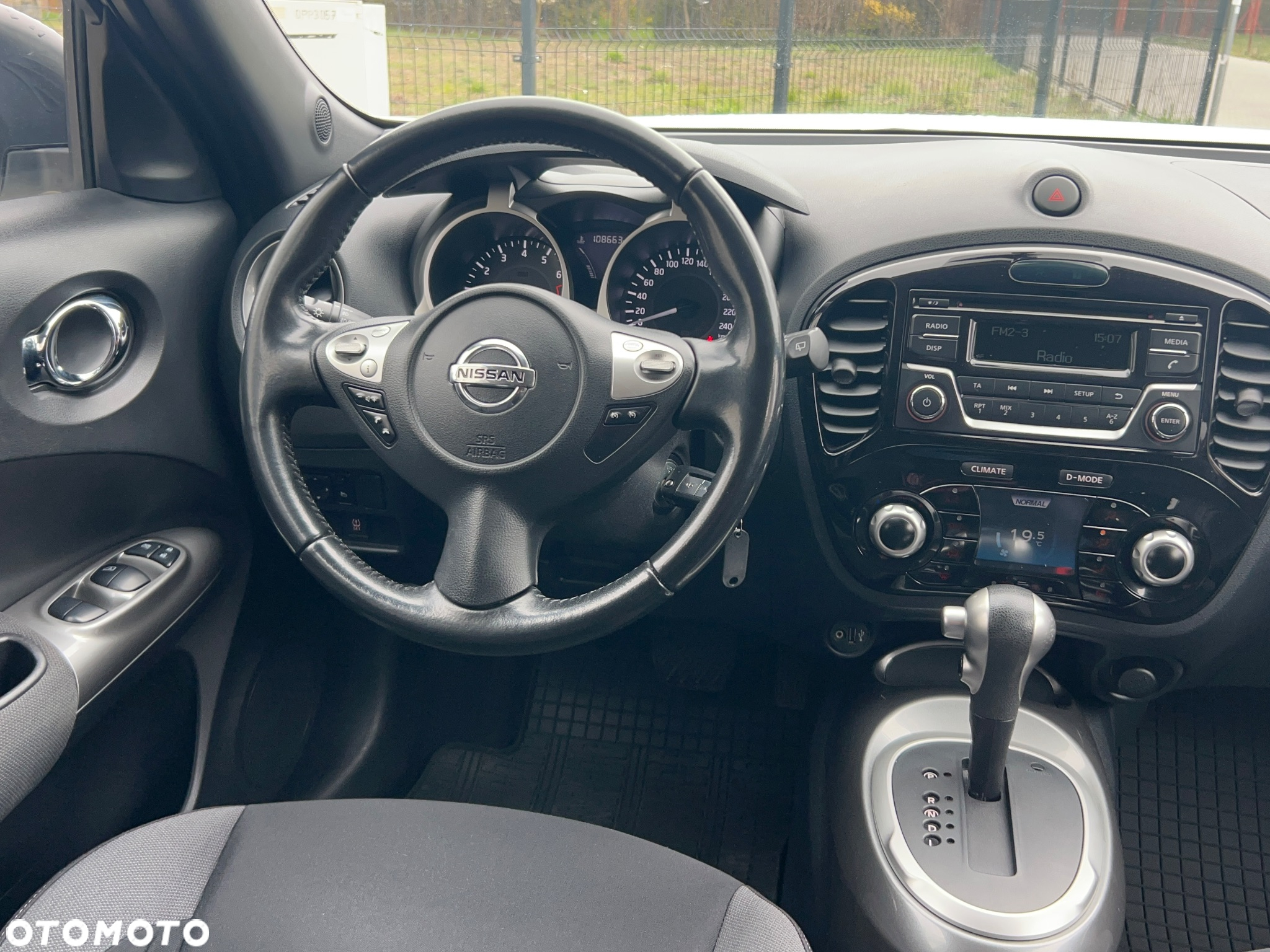 Nissan Juke 1.6 Acenta Xtronic - 12