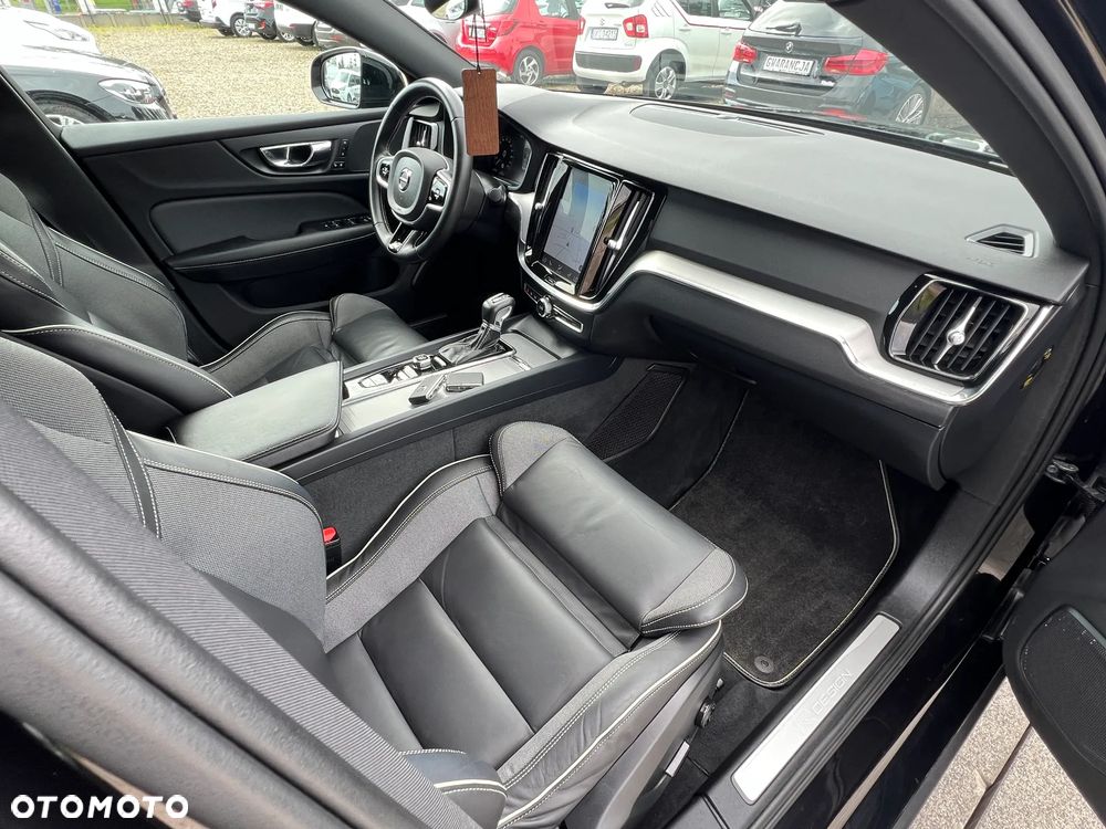 Volvo S60 T4 R-Design - 21