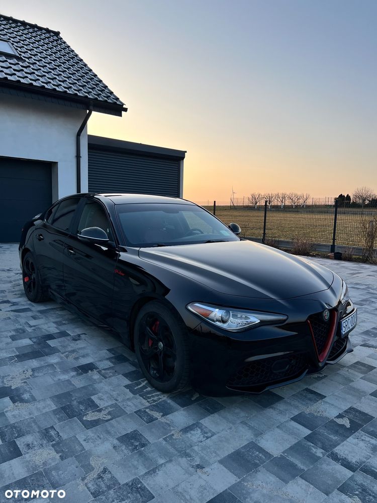 Alfa Romeo Giulia 2.0 Turbo 16V AT8-Q4 Veloce Ti - 3
