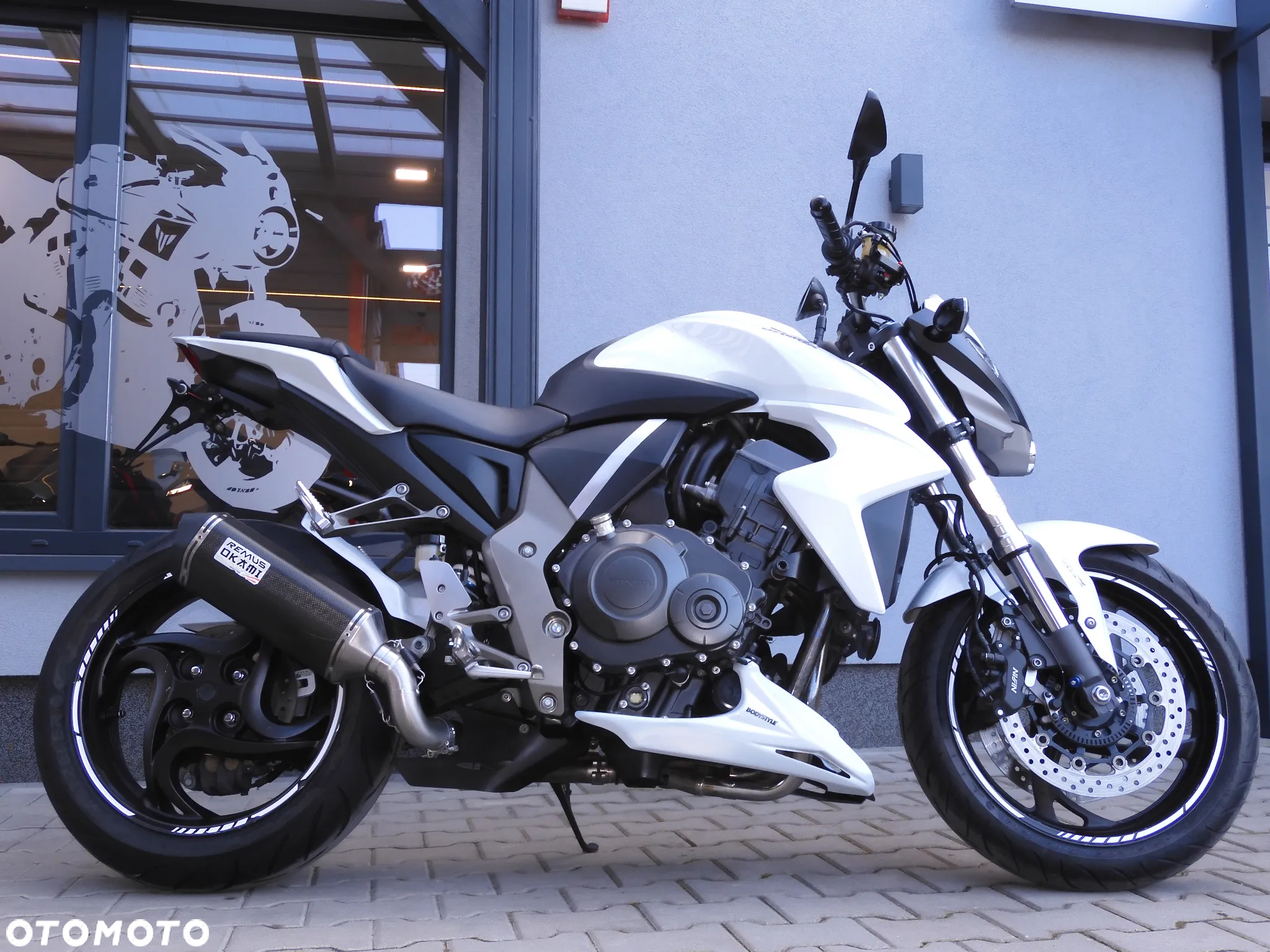 Honda CB - 16