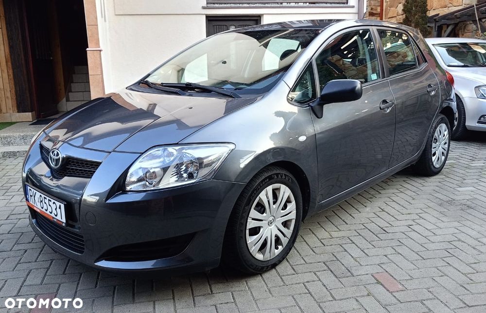 Toyota Auris 1.6 VVT-i Sol - 1