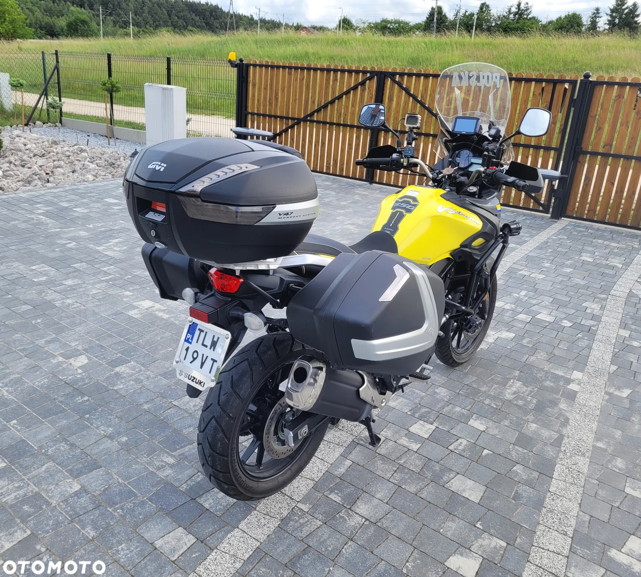 Suzuki V-STROM - 16