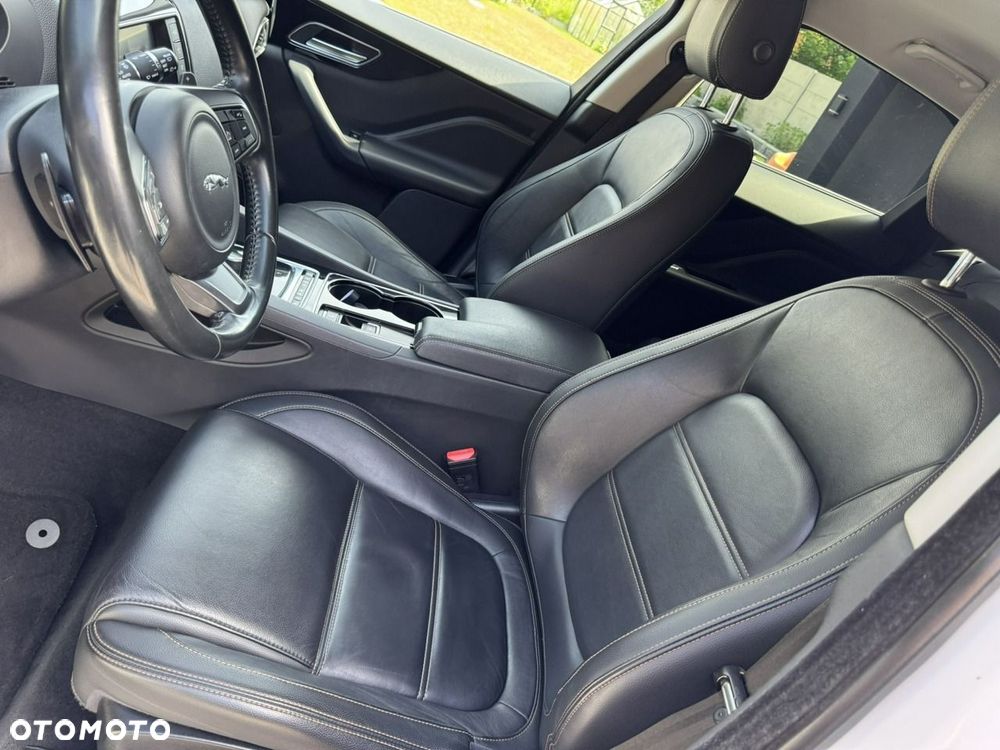 Jaguar F-Pace - 17