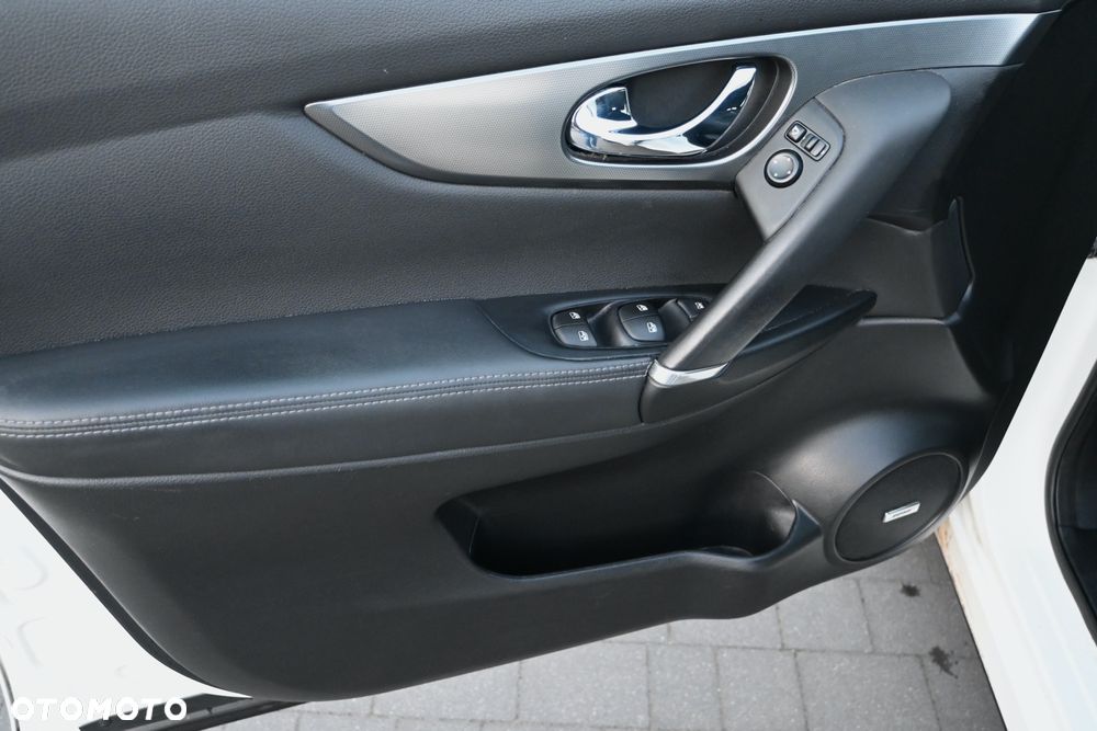 Nissan Qashqai 1.7 dCi 4x4 Tekna+ Xtronic - 24