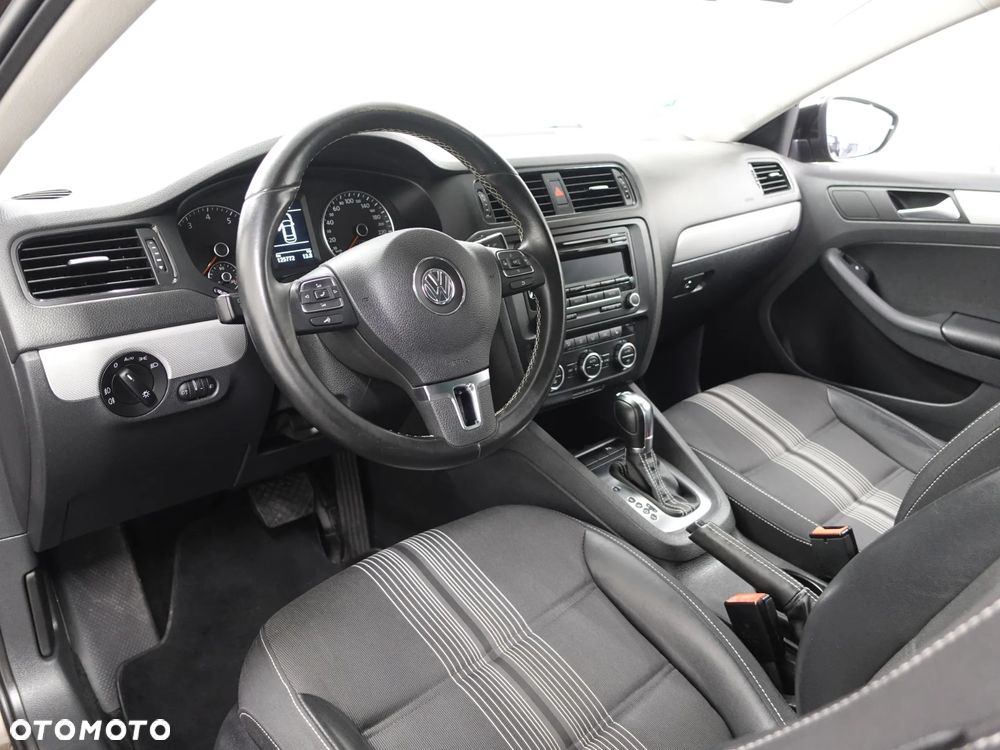 Volkswagen Jetta 1.4 TSI DSG Match - 19