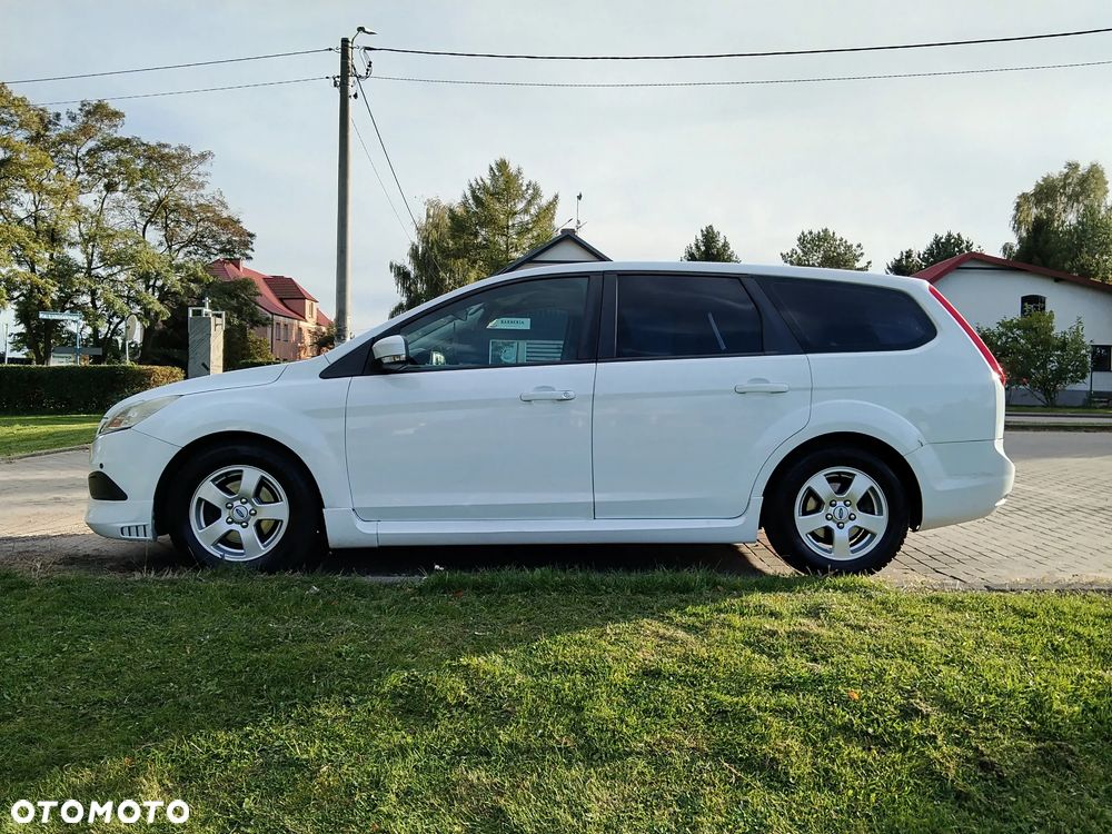 Ford Focus 2009 photo 2