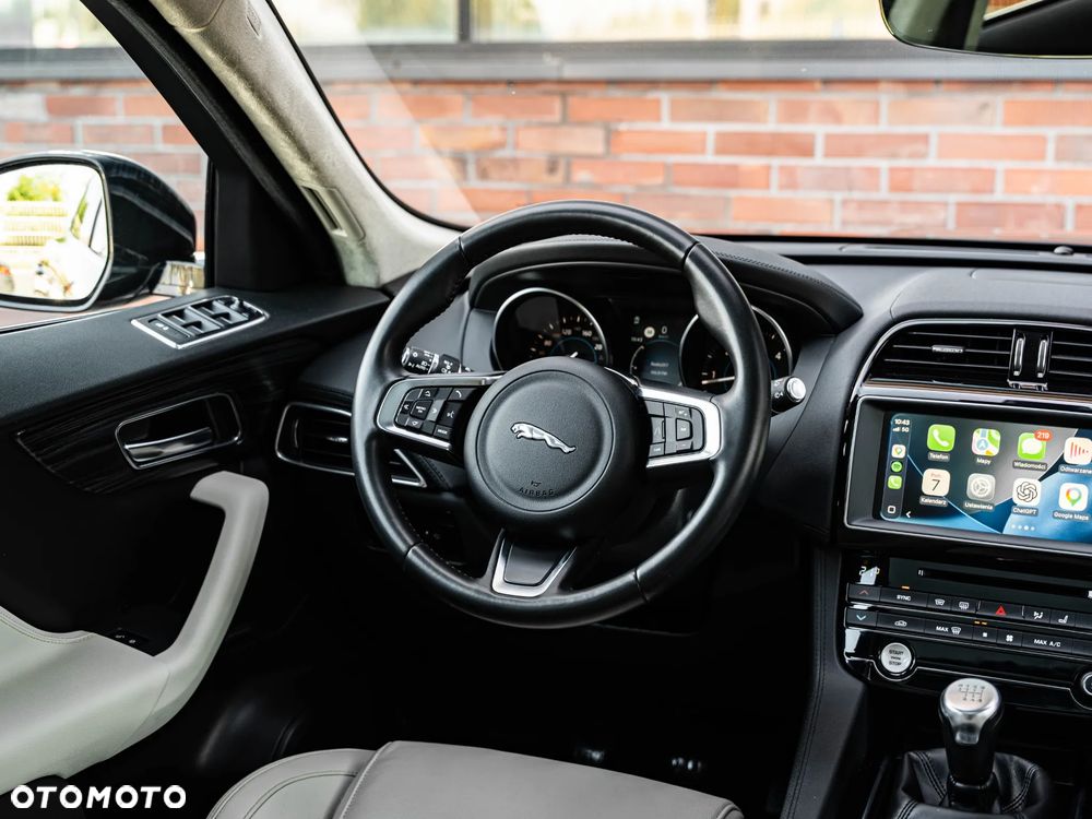 Jaguar F-Pace 20d Prestige - 31