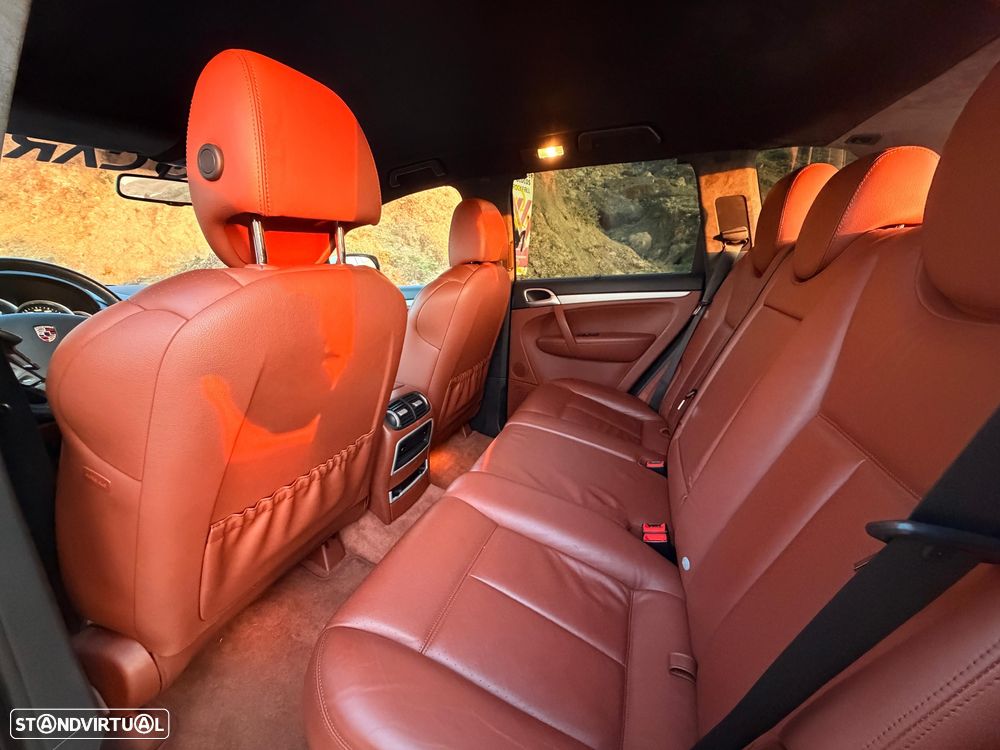 Porsche Cayenne Turbo - 47