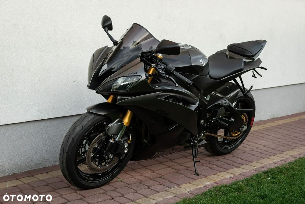 Yamaha R6 - 6