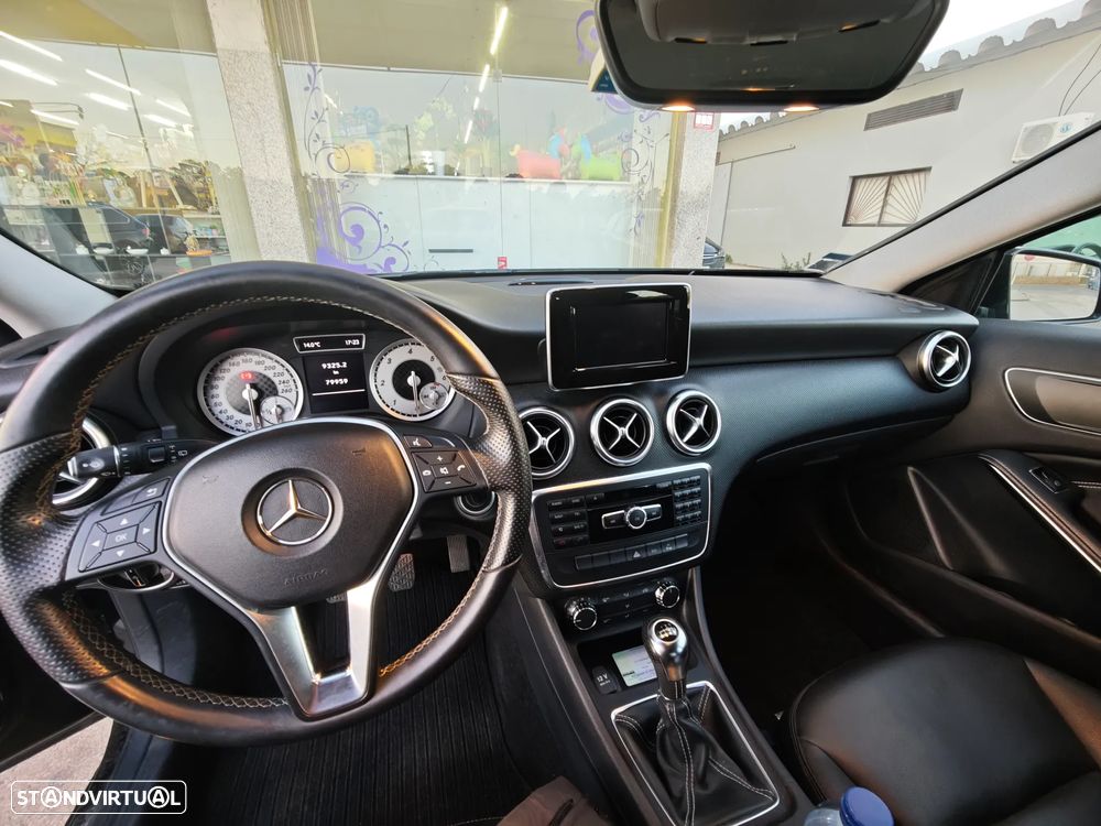 Mercedes-Benz A 180 - 4