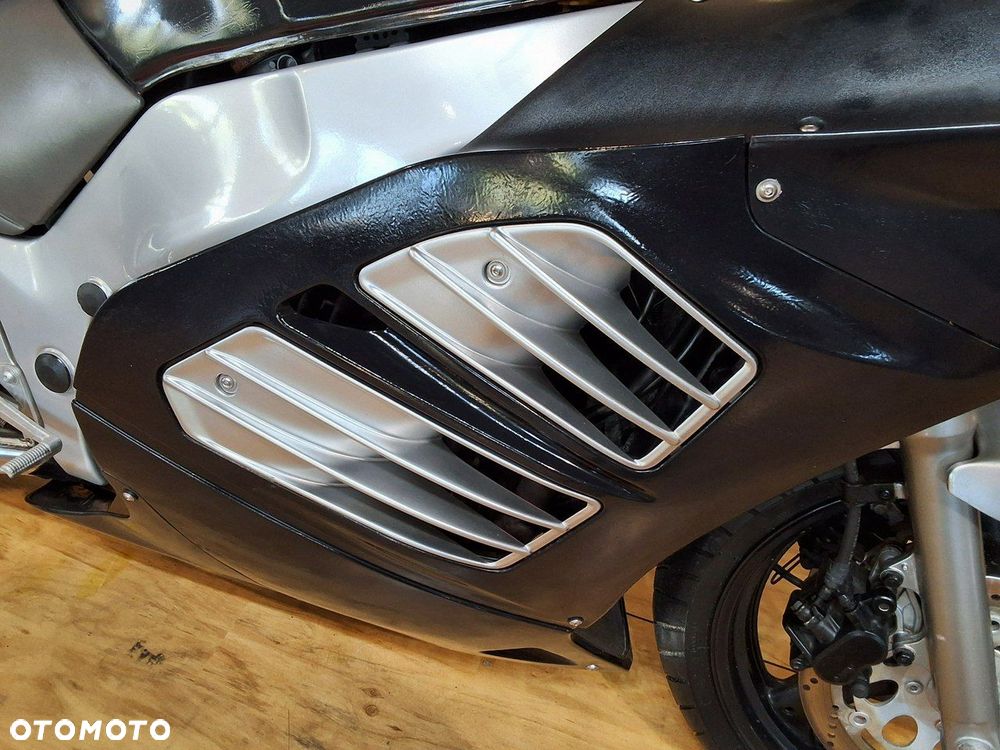 Suzuki RF - 6