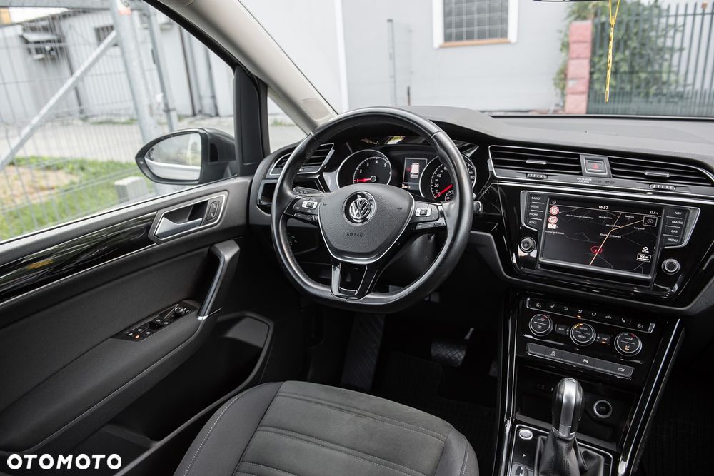Volkswagen Touran 1.8 TSI (BlueMotion Technology) DSG Highline - 27
