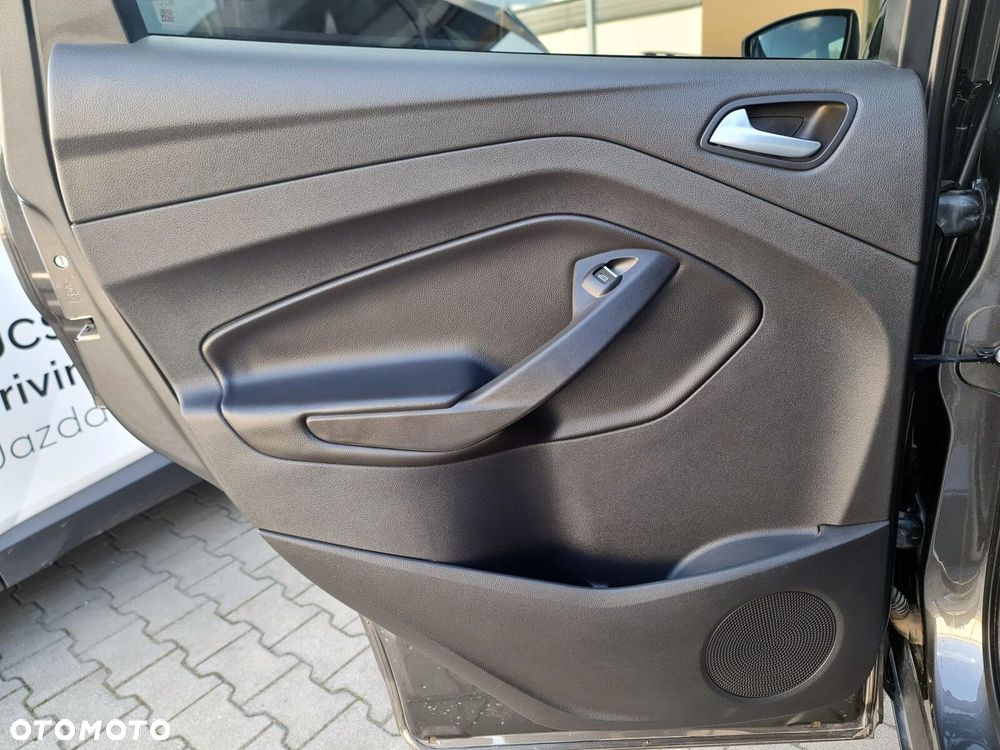 Ford Kuga 2.0 TDCi AWD Titanium - 28