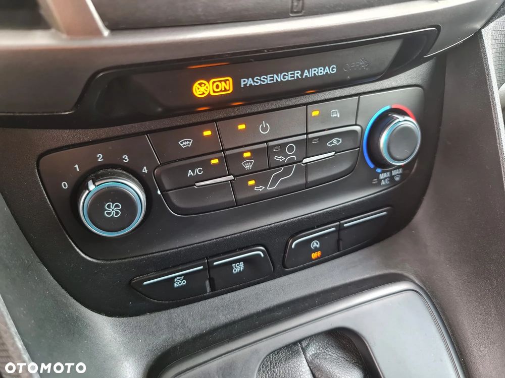Ford Transit Connect - 12