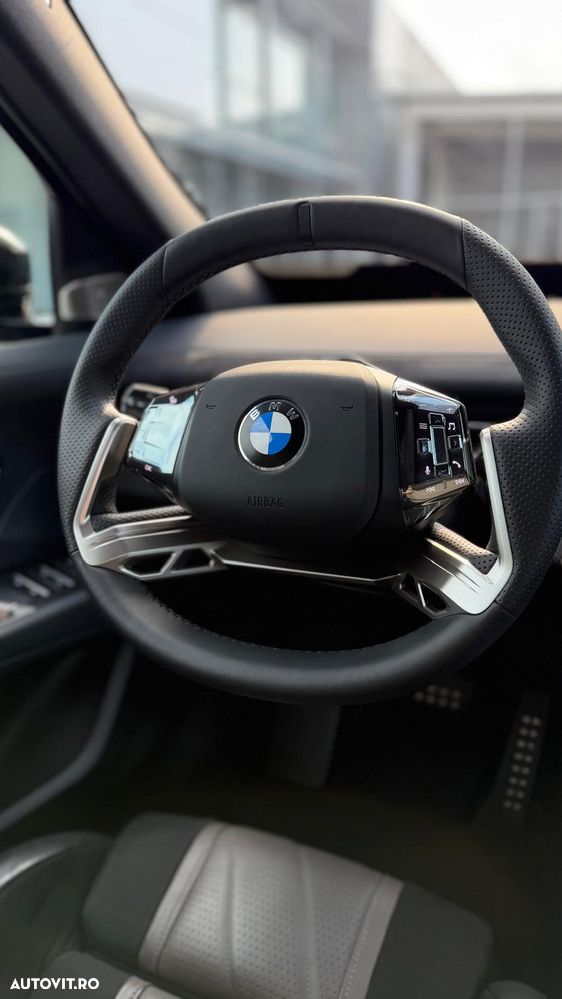BMW iX3 - 11