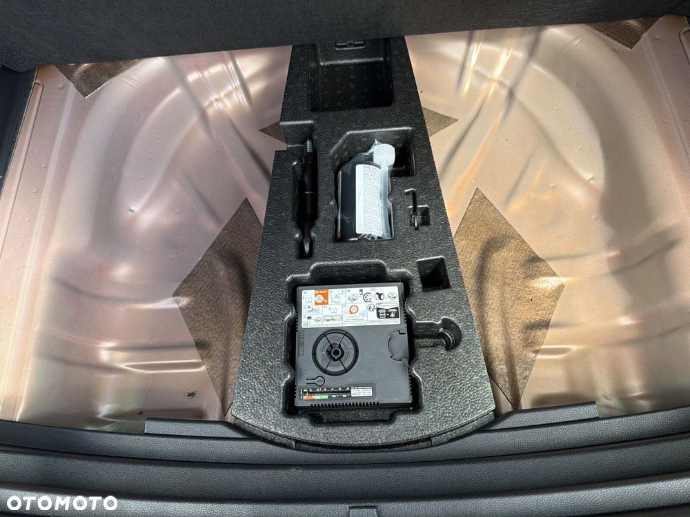 Skoda Karoq 1.5 TSI ACT Sportline DSG - 24