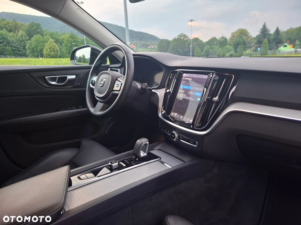 Volvo V60 Cross Country Plus B4 D AWD - 19