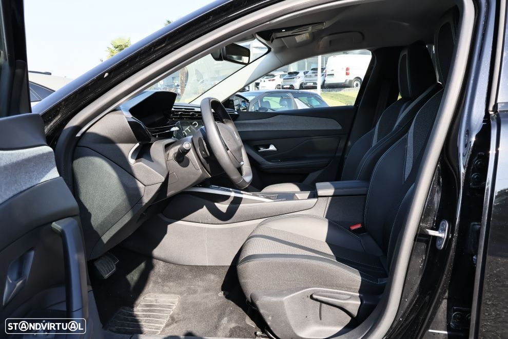 Peugeot 408 1.2 Hybrid Allure e-DCS6 - 17