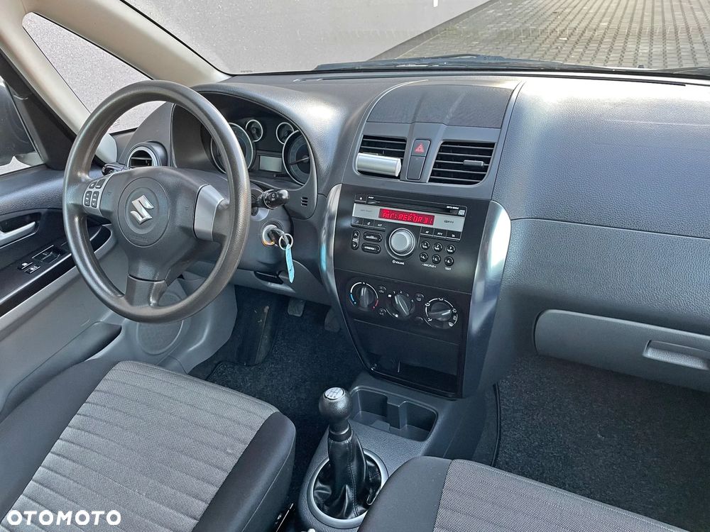 Suzuki SX4 - 25